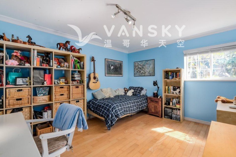 260118100659_downstair big bedroom.JPG